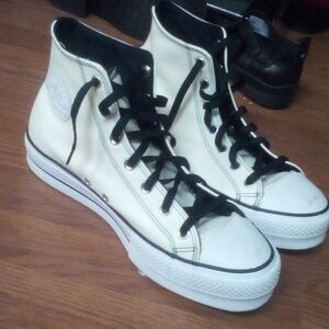 CONVERSE Mens Chucks! High Top White men’s patent leather | 9M-10.5W